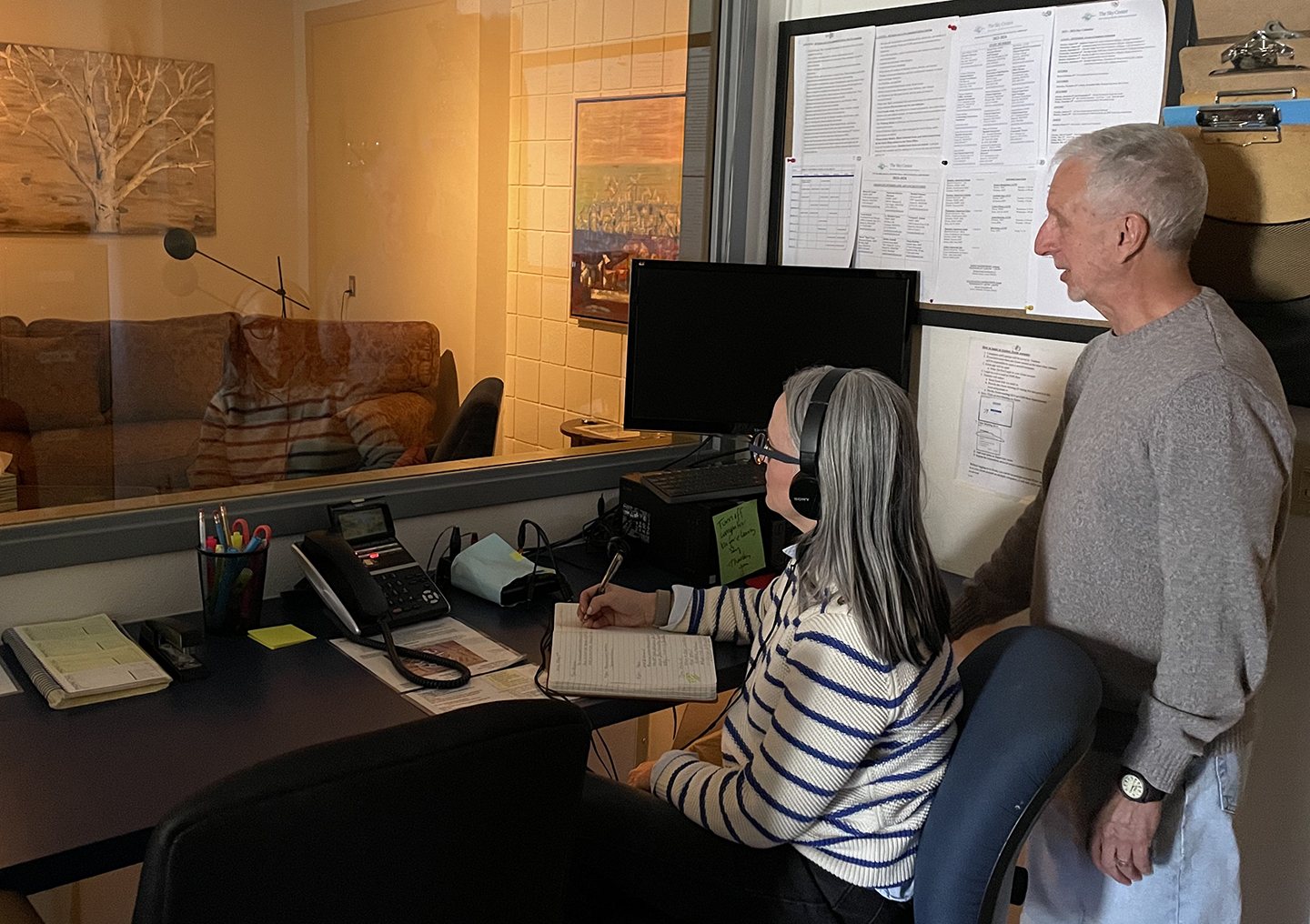 Graduate Intern Shelley Goodell observes a family therapy session under the oversight of Clinical Supervisor Dennis Bumgarner, LCSW, ACSW